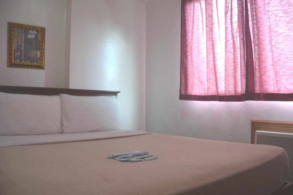 Isabelle Royale Paranaque Paranaque City Экстерьер фото