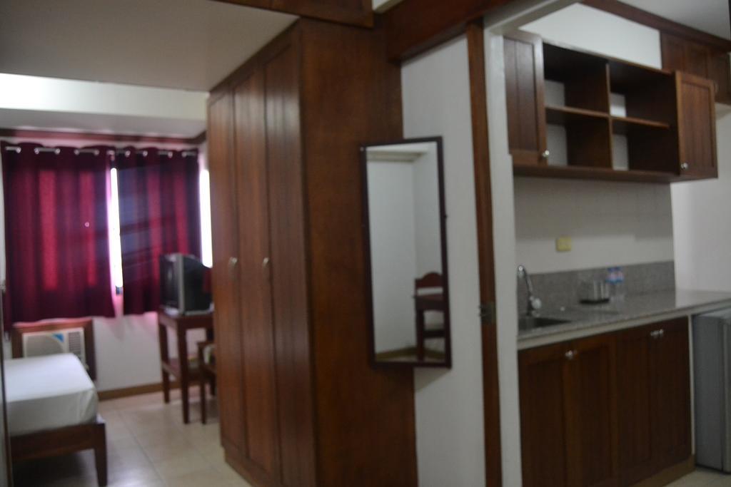 Isabelle Royale Paranaque Paranaque City Экстерьер фото